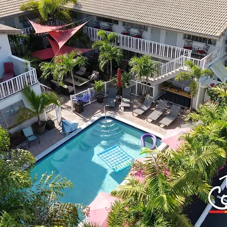 The Big Coconut Guesthouse - Gay Men'S Resort